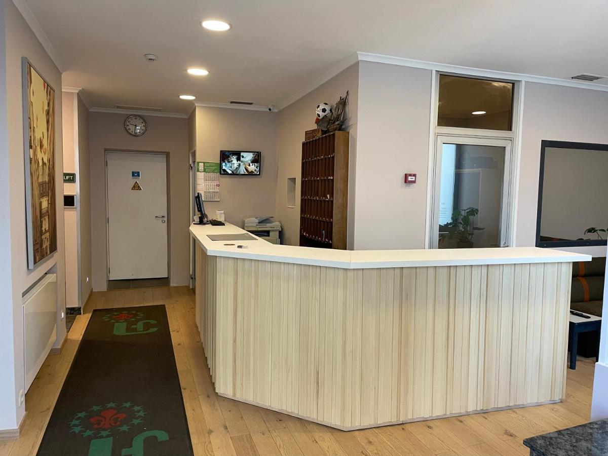 Hotel Continental Saint-Gilles Bagian luar foto