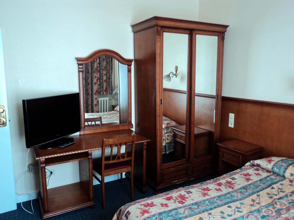 Hotel Continental Saint-Gilles Ruang foto
