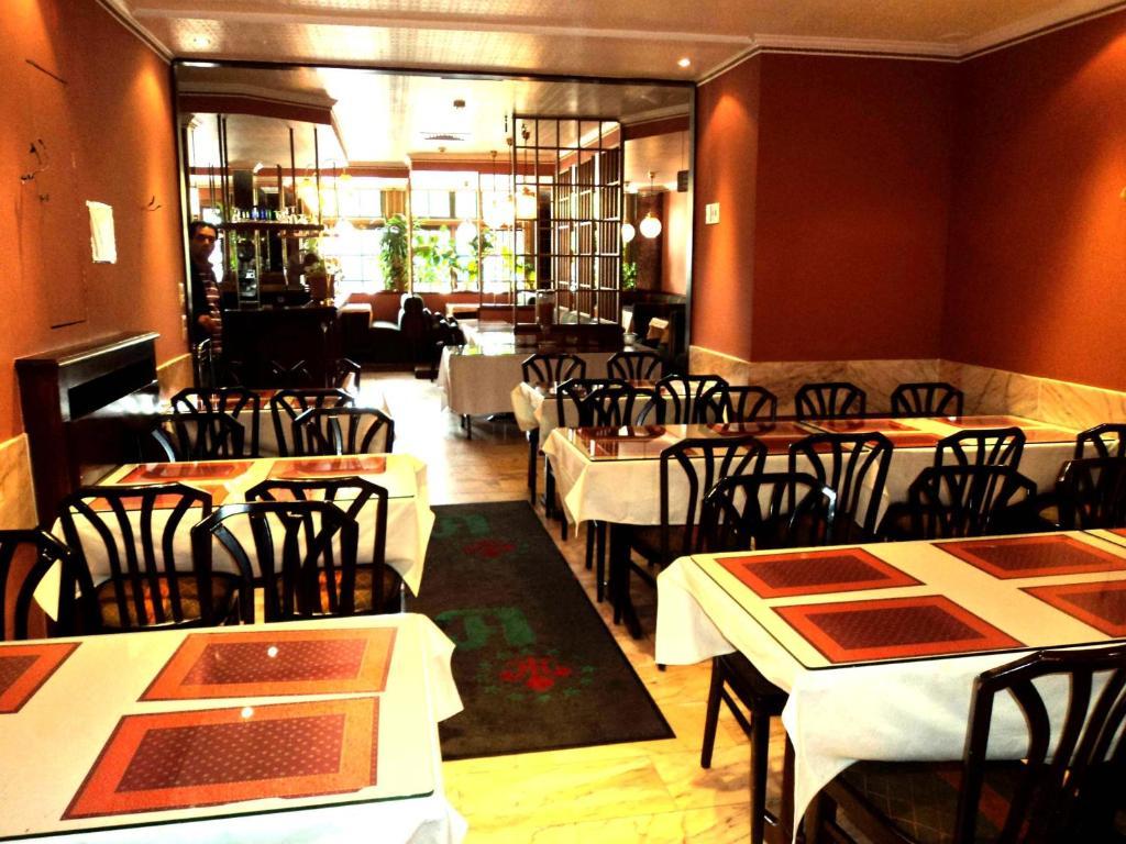 Hotel Continental Saint-Gilles Bagian luar foto