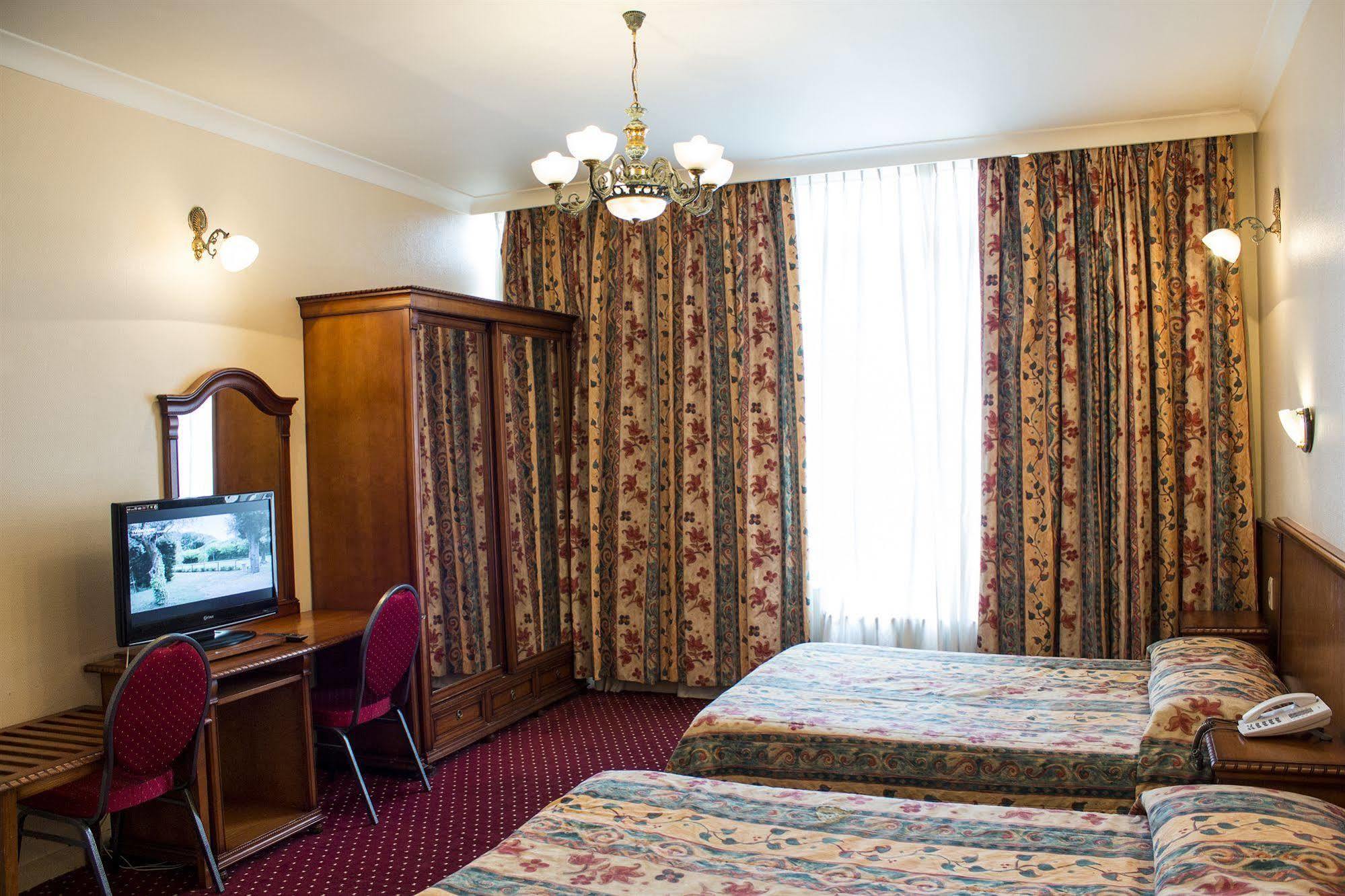 Hotel Continental Saint-Gilles Bagian luar foto