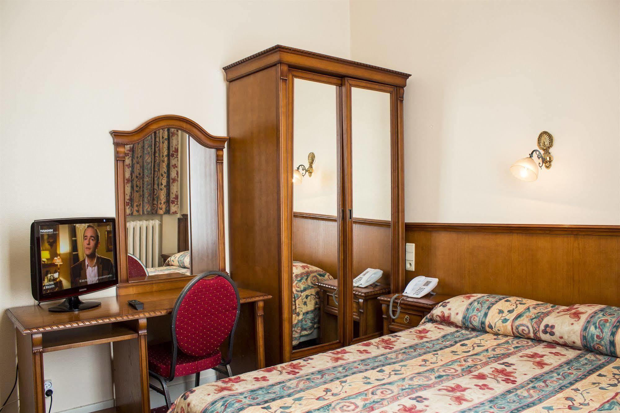 Hotel Continental Saint-Gilles Bagian luar foto