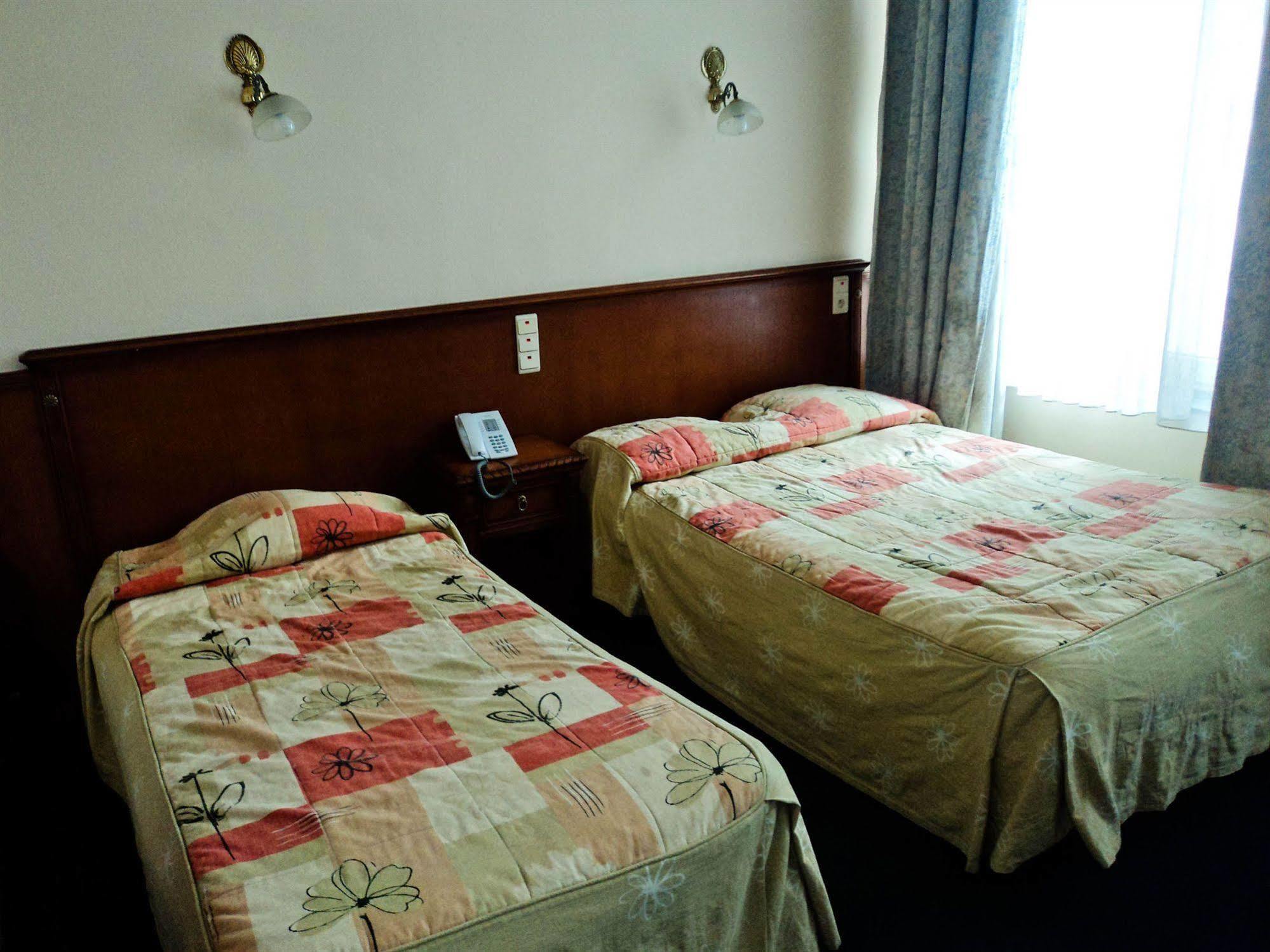 Hotel Continental Saint-Gilles Bagian luar foto