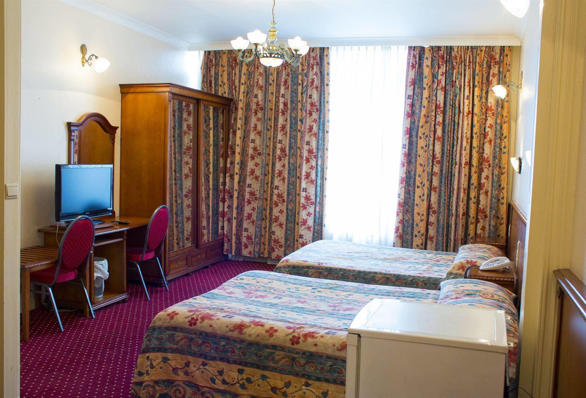 Hotel Continental Saint-Gilles Bagian luar foto