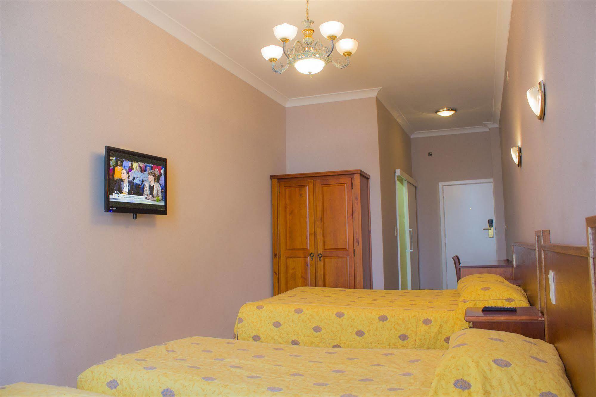 Hotel Continental Saint-Gilles Bagian luar foto