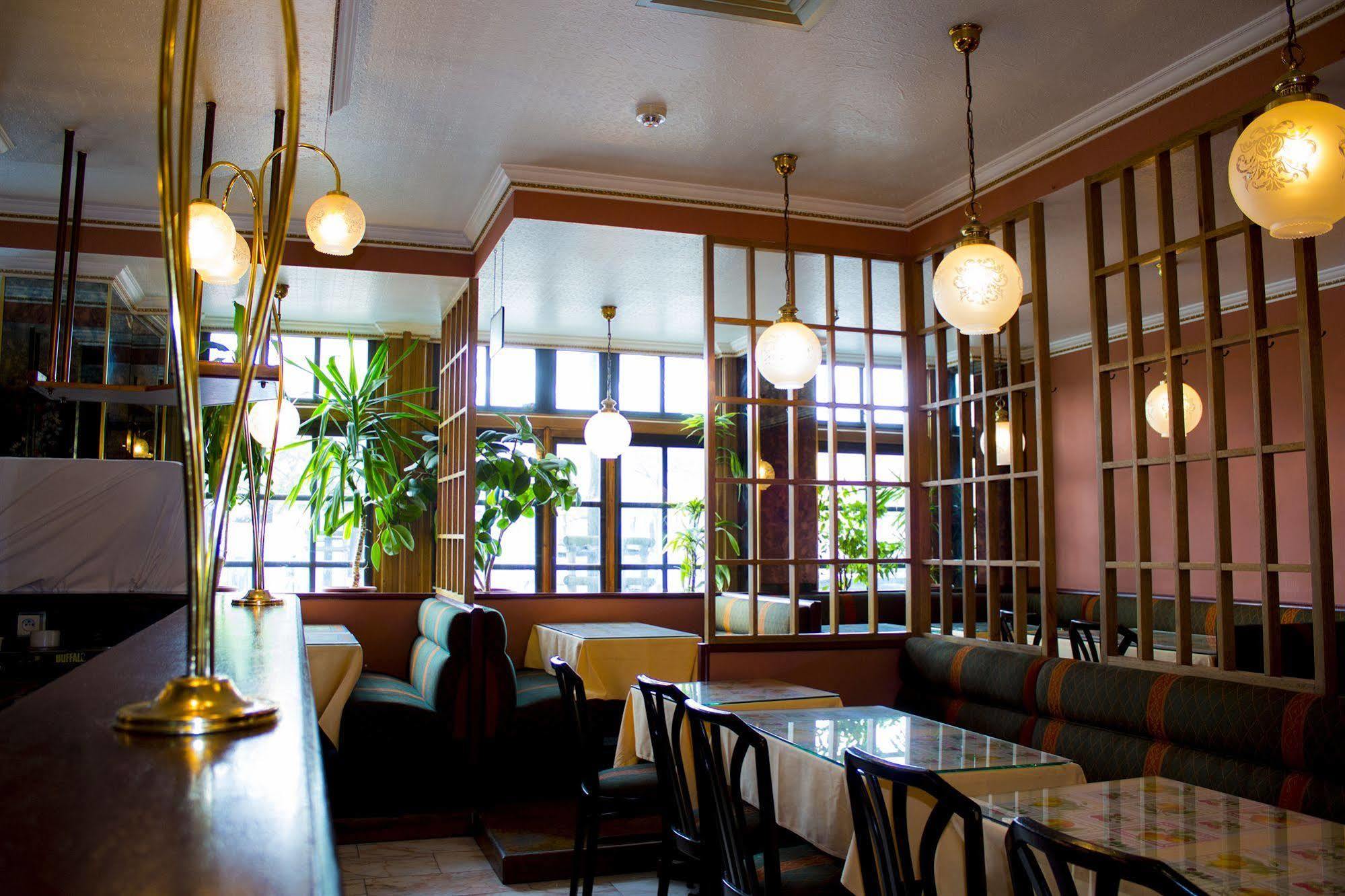 Hotel Continental Saint-Gilles Bagian luar foto