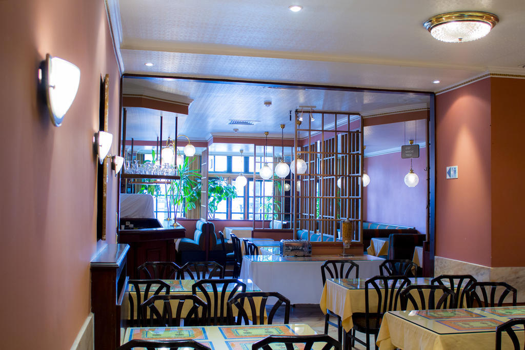 Hotel Continental Saint-Gilles Bagian luar foto