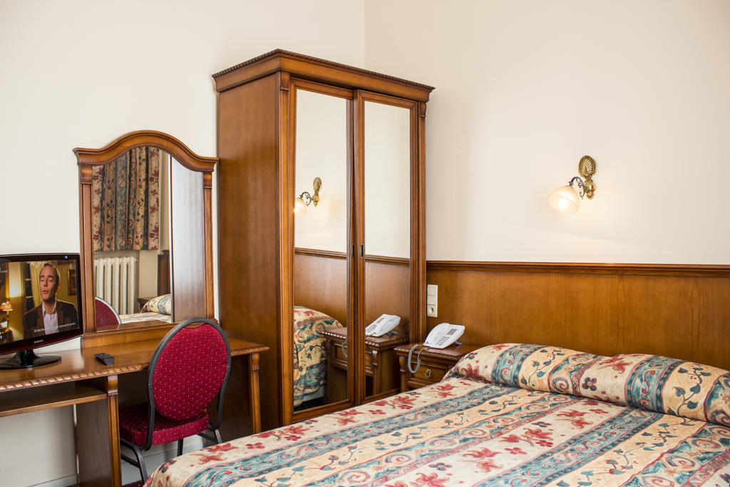 Hotel Continental Saint-Gilles Bagian luar foto