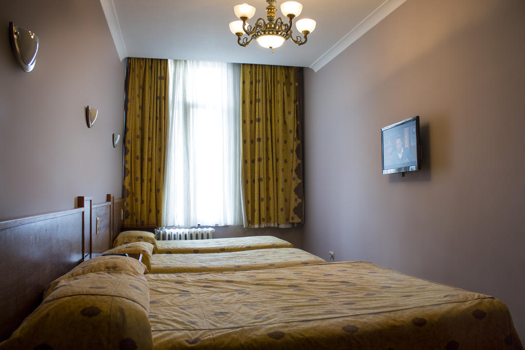 Hotel Continental Saint-Gilles Bagian luar foto